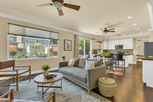 Building Photo - Summer retreat all year! Lovely Roseville Pool Home