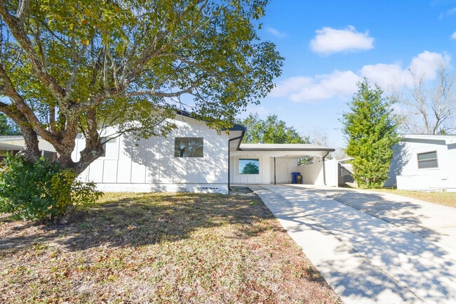 Building Photo - 189 Deltona Blvd