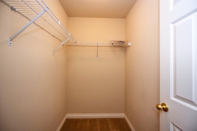 Building Photo - 5706 Hampshire Ln