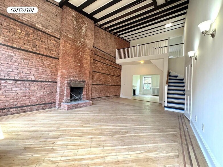 Building Photo - 331 W 18th St