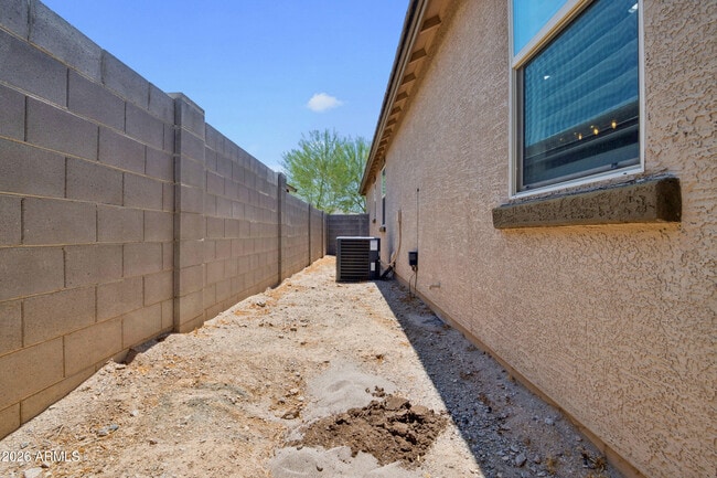 Building Photo - 17766 W Granite View Dr