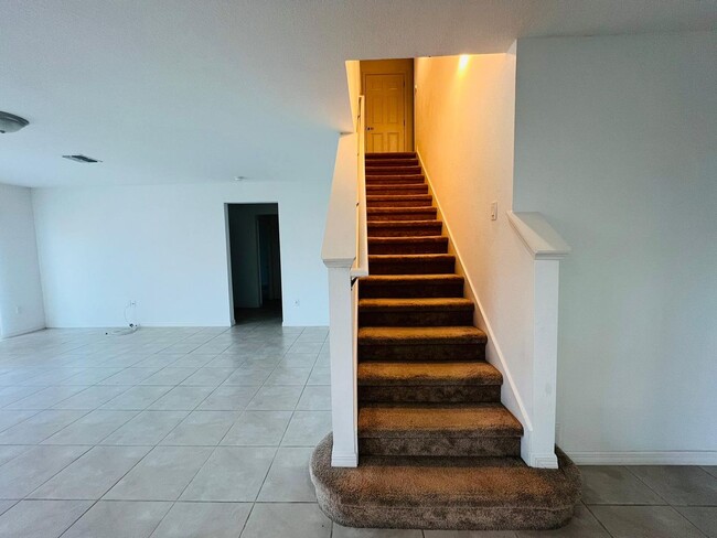 Building Photo - Luxury 5 Bedrooms 3 Bathrooms Single Family House For Rent