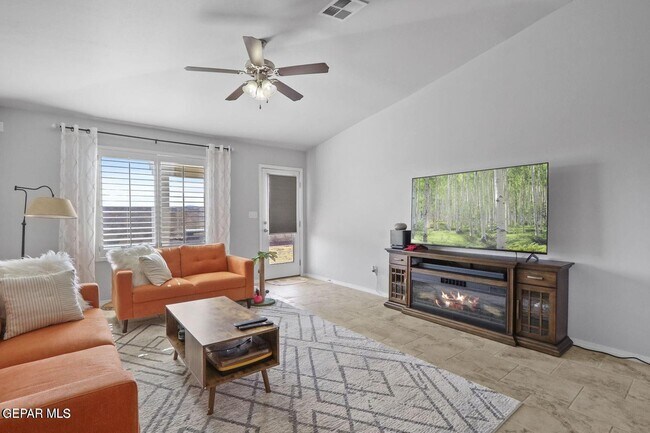 Building Photo - 3917 Desert Dunes Dr