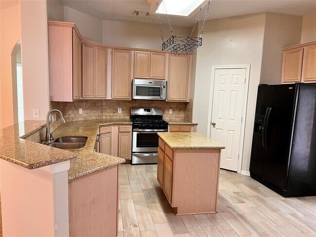 Building Photo - 3115 Candle Pond Ln