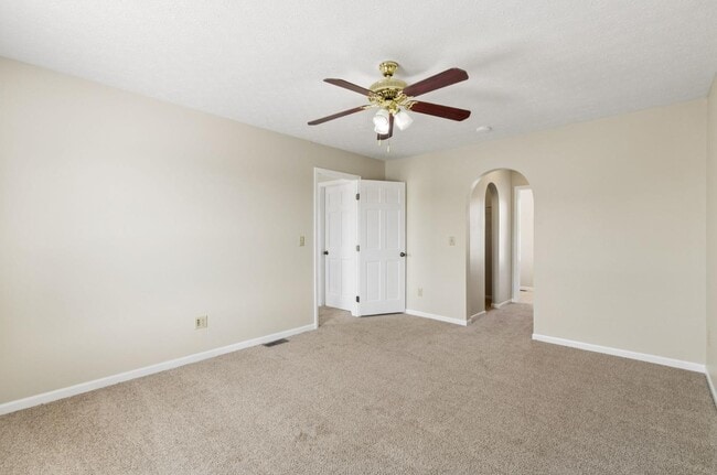 Building Photo - 4611 Thornoak Dr