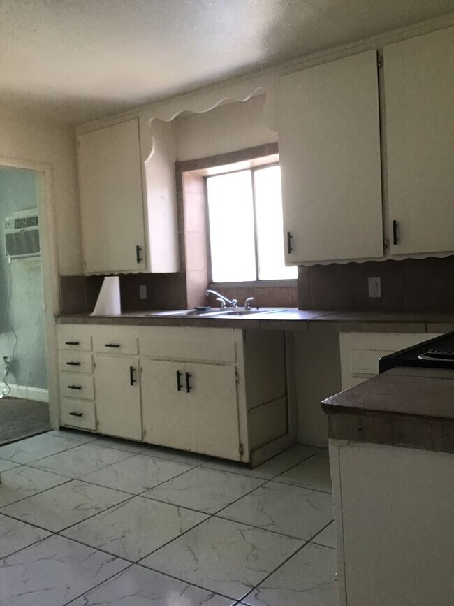 Building Photo - OL811/8171/2-Holmes, Kelsey