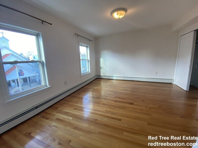 Building Photo - 652 Dorchester Ave