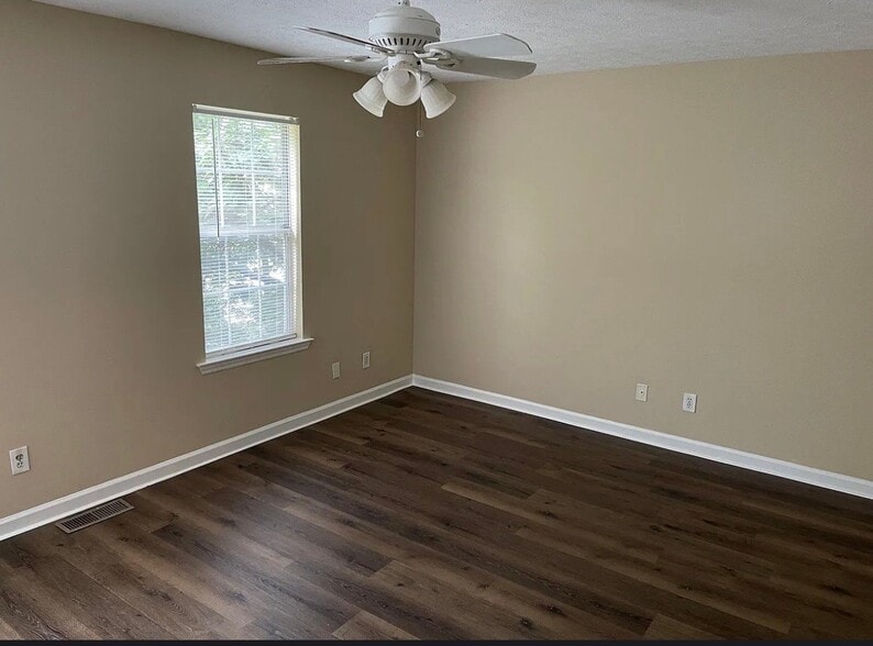 Building Photo - 2931 Lexington Trace Dr