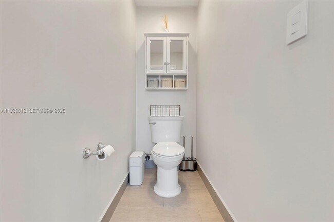 Building Photo - 1583 Eastlake Way