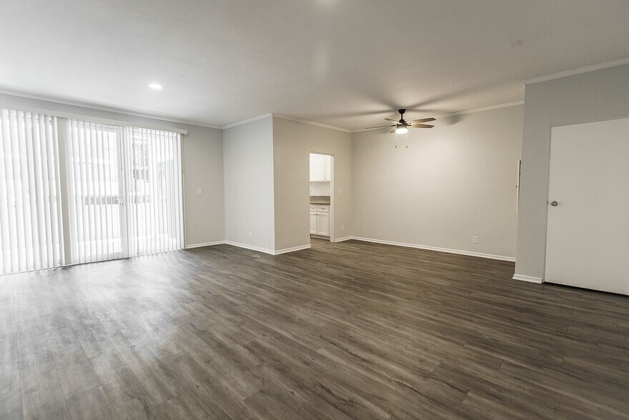 Interior Photo - 1865 N Fuller Apartments