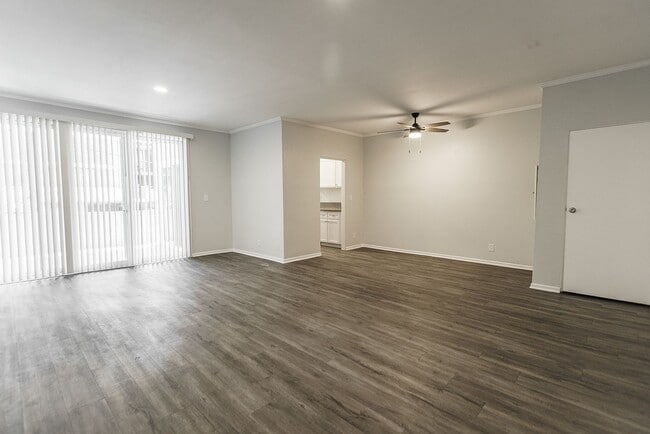 Interior Photo - 1865 North Fuller Ave