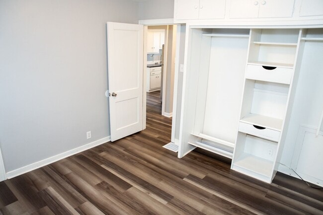 Building Photo - Next-Level Student Living  |  3,000+ Sq Ft 4BR Home Steps from Ball State – Pre-Lease Now!