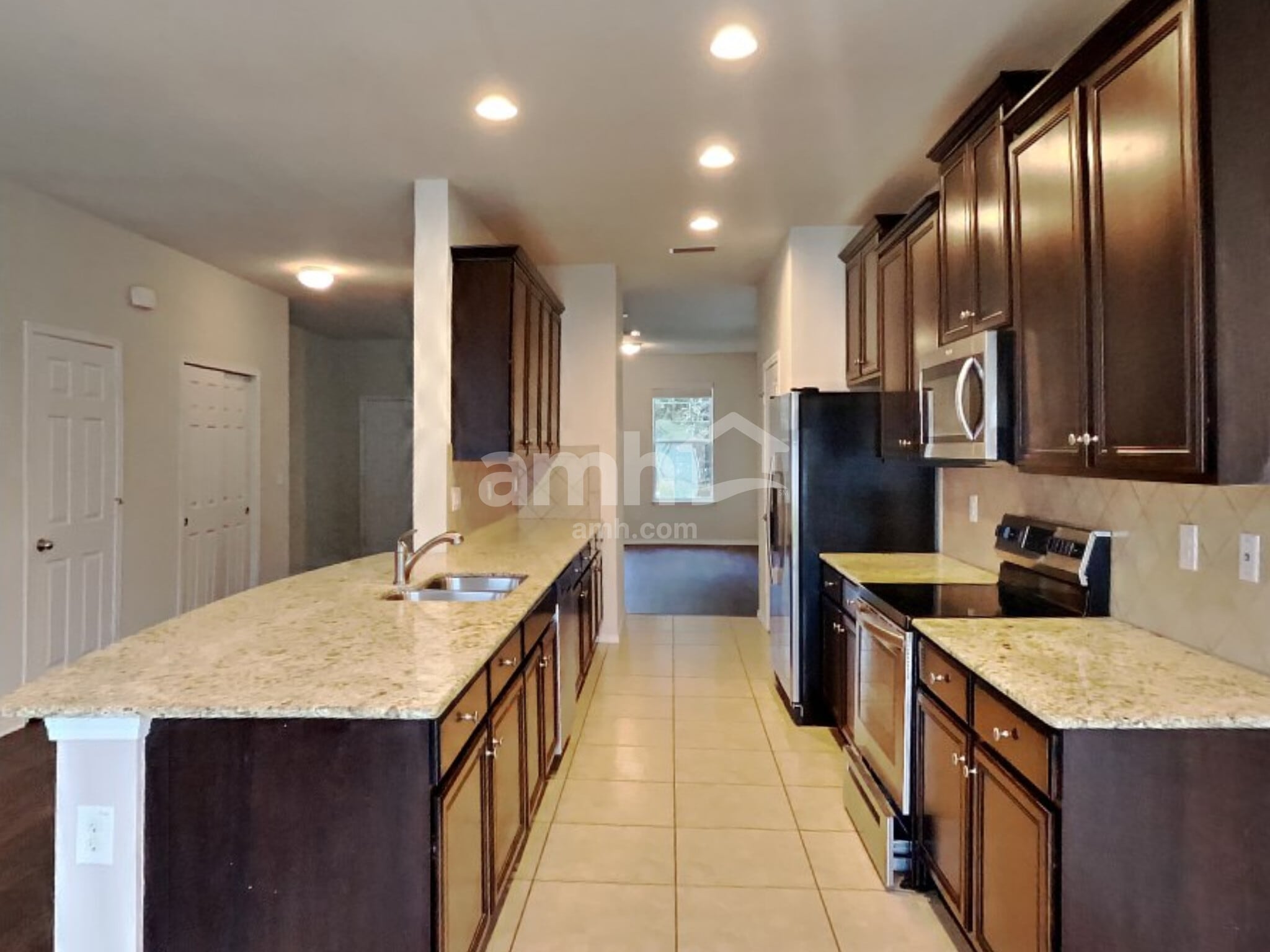 Building Photo - 2806 Maple Brook Loop