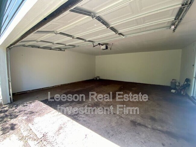 Building Photo - 2401 Darien St