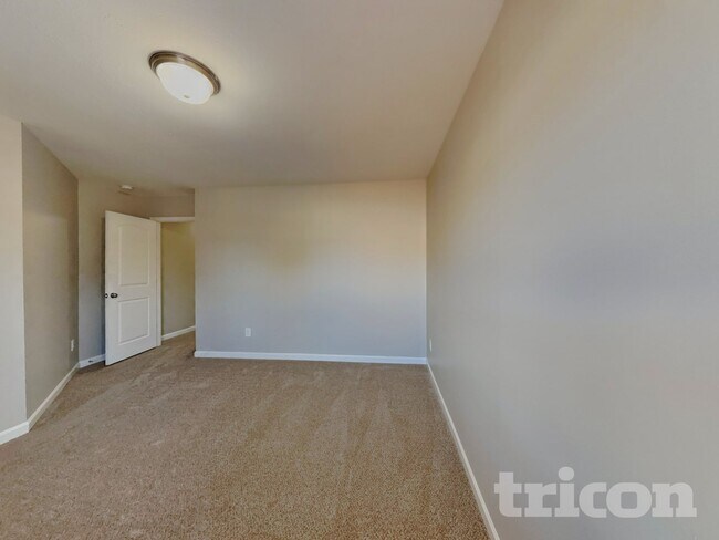 Building Photo - 312 Sequoia Dr