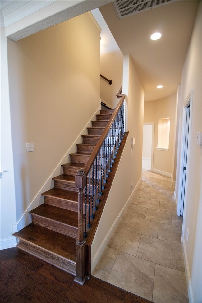 Building Photo - 5503 SW Lavender Ln