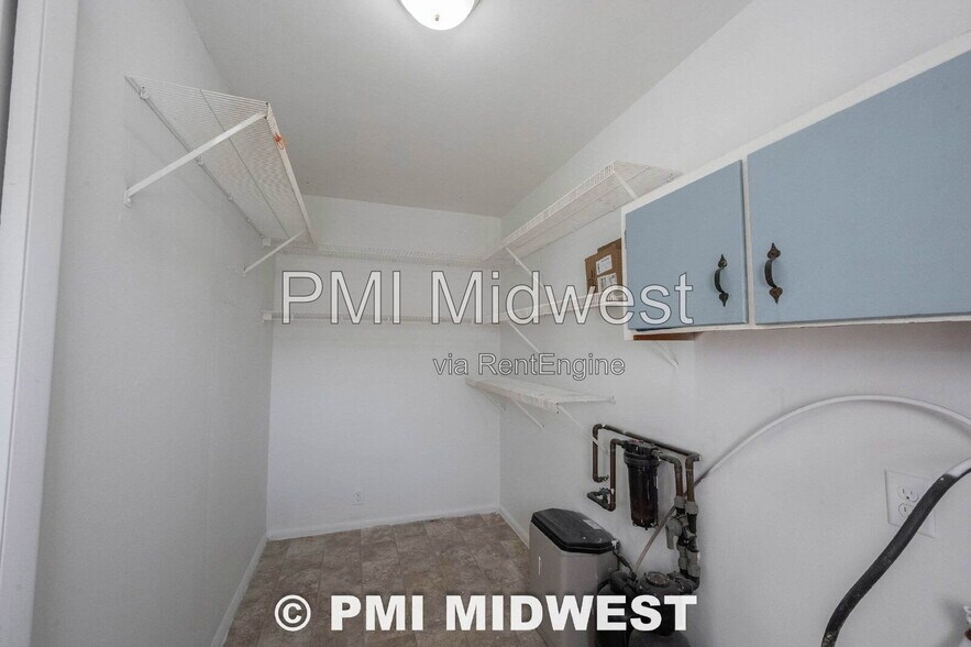 Building Photo - 5251 Longworth Pl