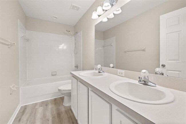 Building Photo - 1037 Brenton Manor Dr