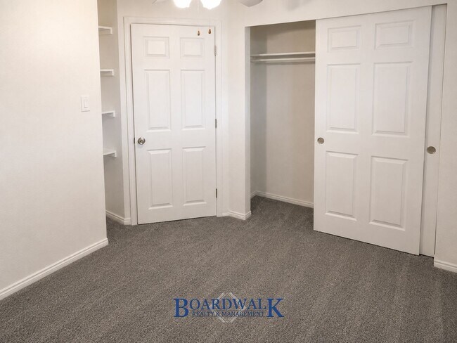 Building Photo - 432 E 400 S