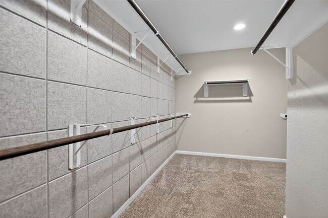 Building Photo - 3310 Sumac Dr