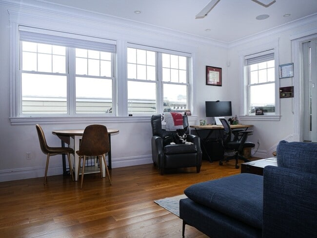 Building Photo - 161 Tudor St