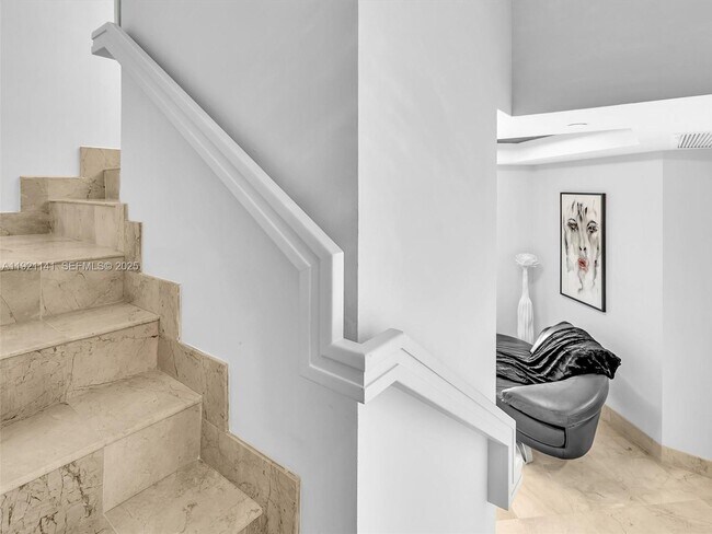 Building Photo - 16500 Collins Ave