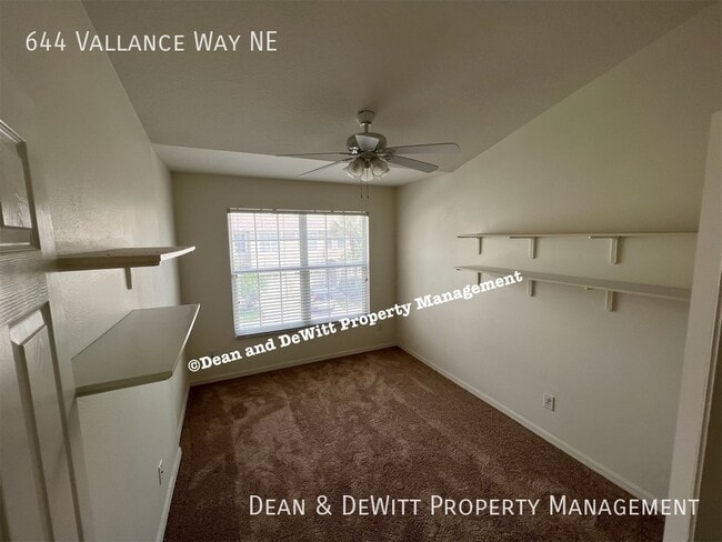 Building Photo - 644 Vallance Way NE