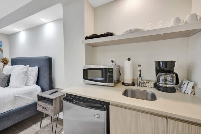 Building Photo - 3020 Seville St