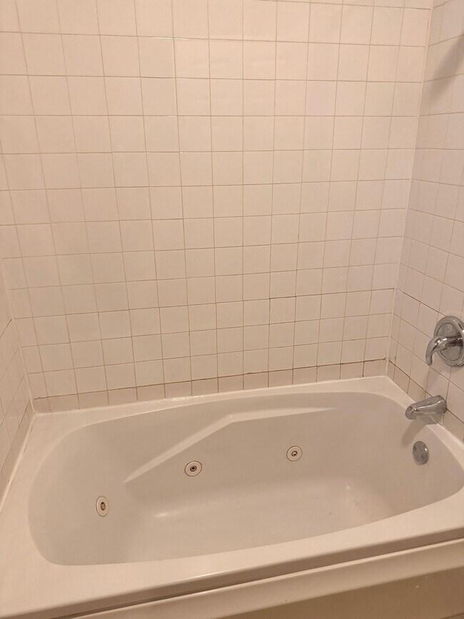 Building Photo - 4615 S Michigan Ave