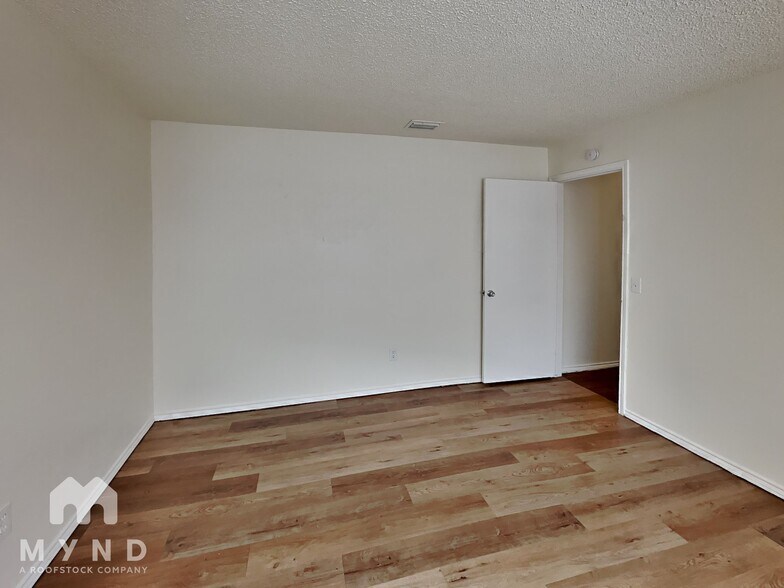 Building Photo - 11903 Garden Terrace Dr