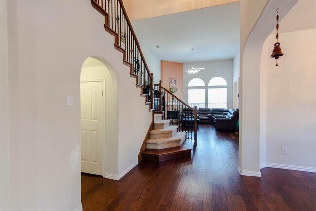 Building Photo - 8373 Brightside Ln