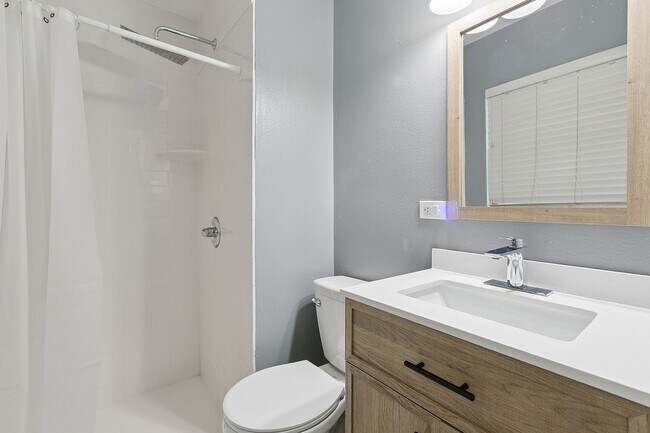 Building Photo - Cozy Oasis in Metairie: Your Dream Home Awaits!