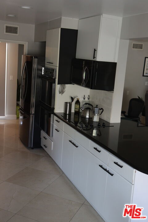 Building Photo - 5301 Balboa Blvd