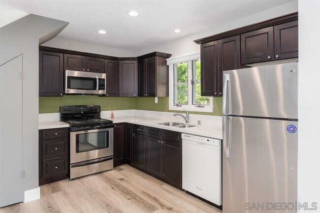 Building Photo - 4910 Ladera Sarina
