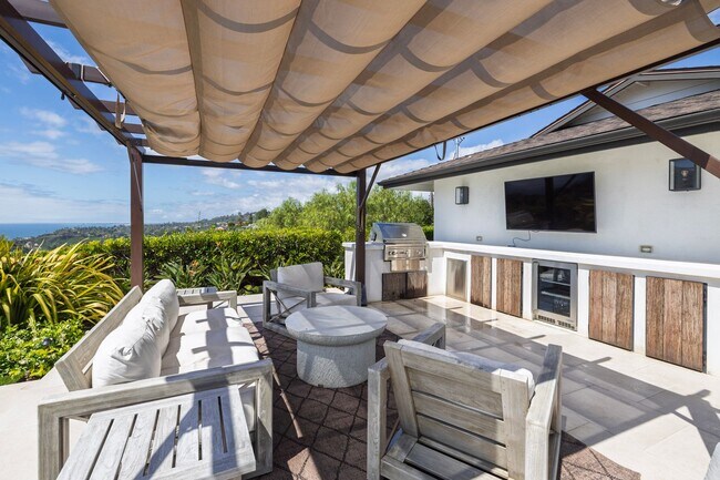 Building Photo - Stunning Santa Barbara Oasis!