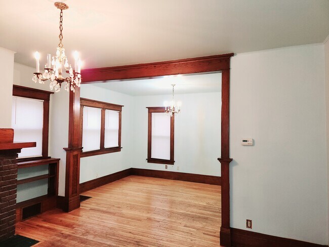 Building Photo - 511 2nd Ave SW