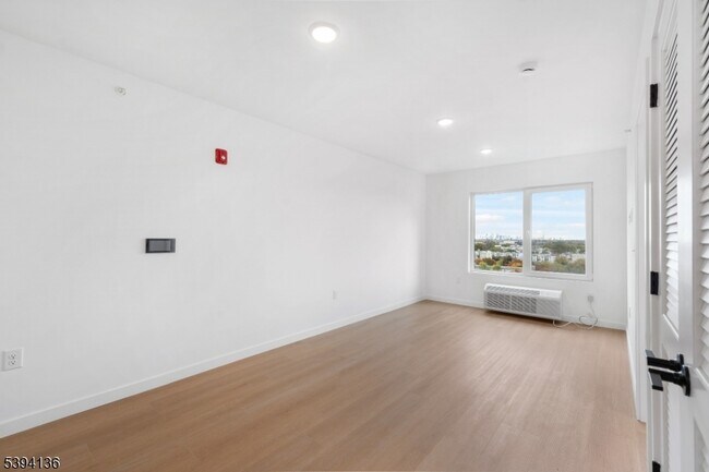 Building Photo - 768 Bergen St