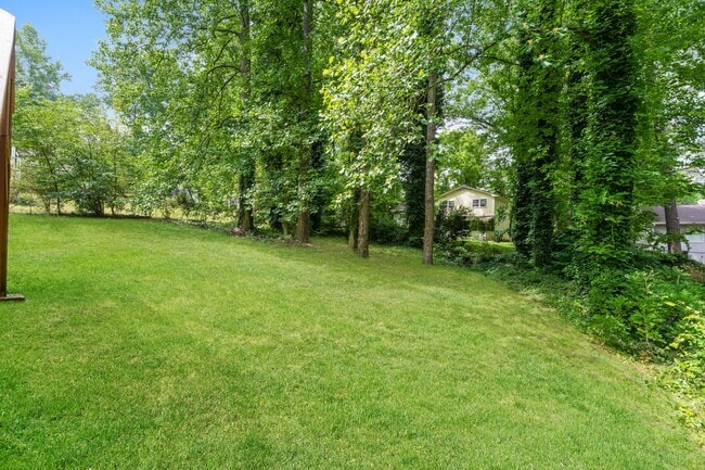 Building Photo - 4275 Bradley Dr SW