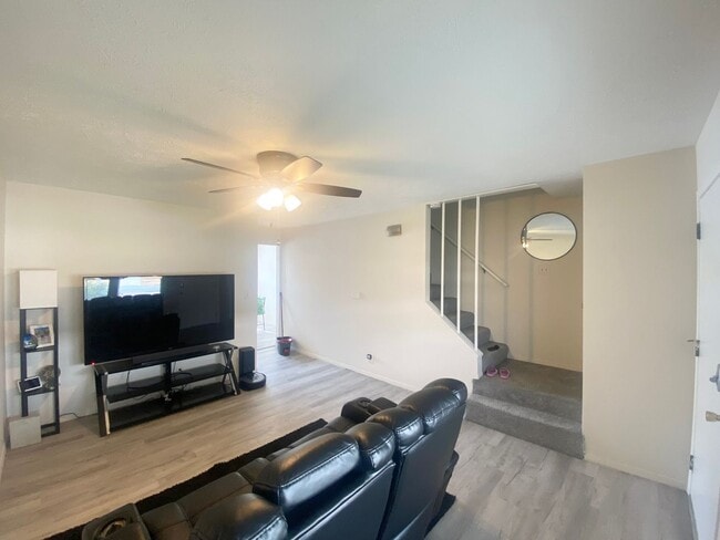Building Photo - 1504 Ensign Dr