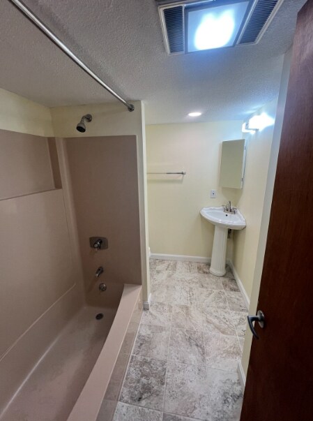 Building Photo - 546 Great Elm Way