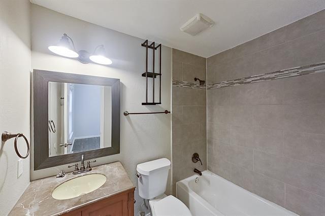 Building Photo - 202 Colony Dr