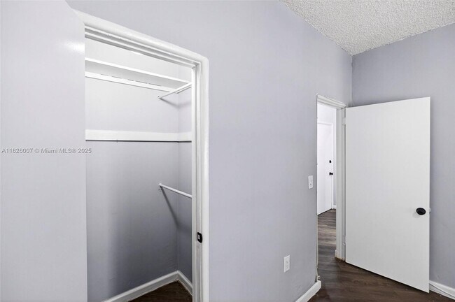Building Photo - 215 30th St