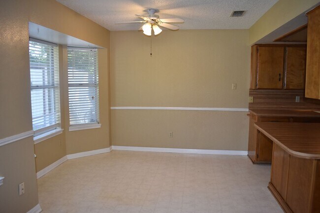 Building Photo - 3 Bedroom in Copperas Cove Established Neighborhood!