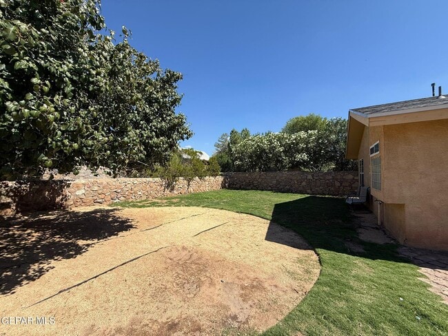 Building Photo - 1517 Desierto Rico Ave