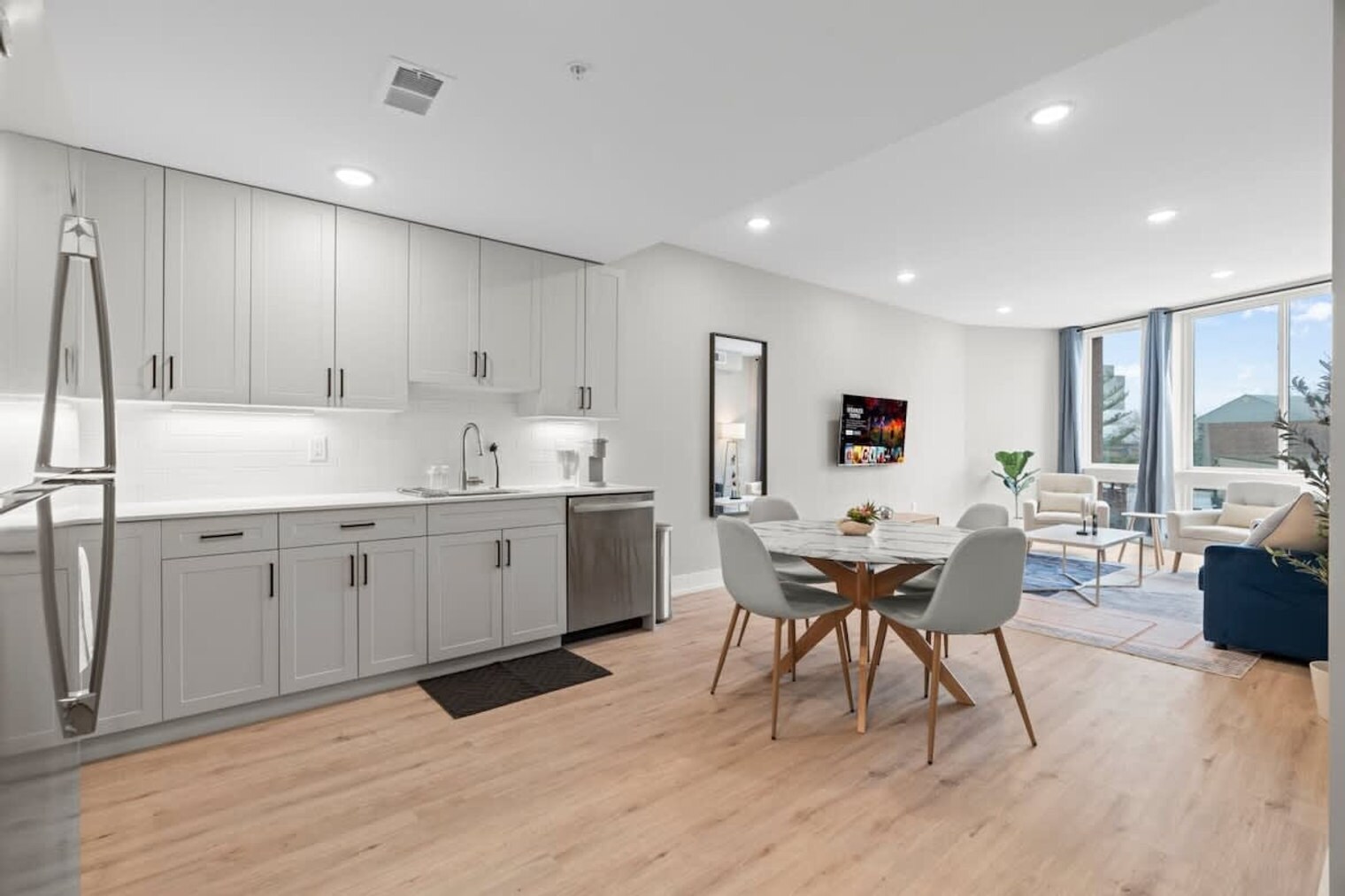 Building Photo - 626 N Delaware Ave