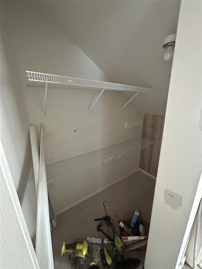 Building Photo - 211 Baker St