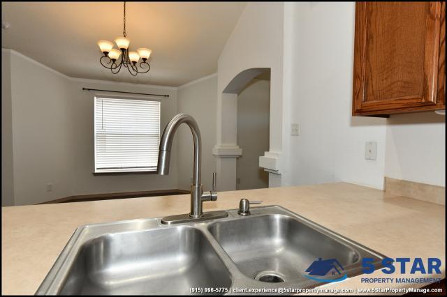 Building Photo - 4 bedroom in El Paso TX 79934