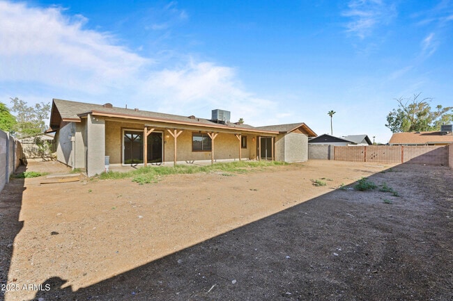 Building Photo - 5212 N 67th Dr