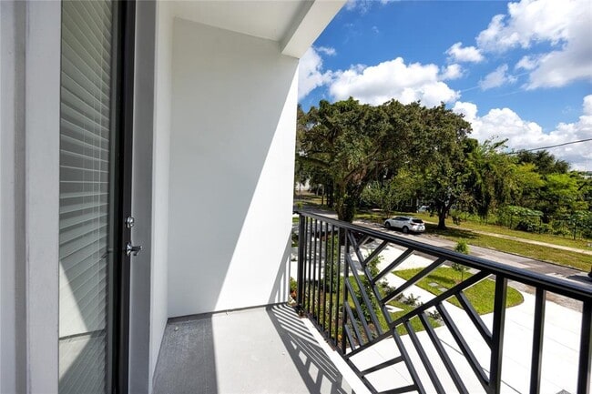 Building Photo - 1520 N Pierce St