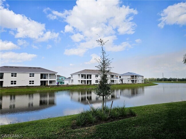 Building Photo - 5739 Oakmont Ct